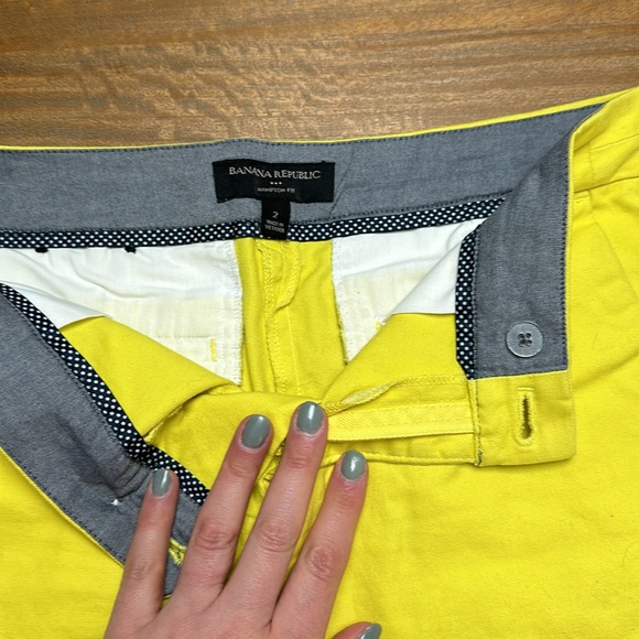 Banana republic yellow shorts - Picture 2 of 4